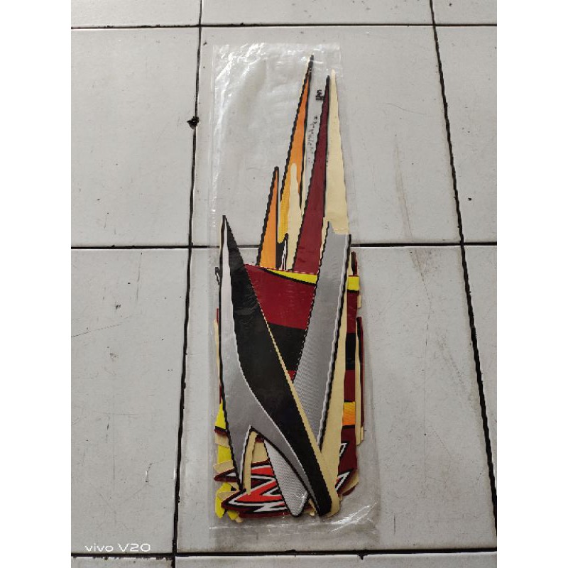 striping satria hiu merah hitam
