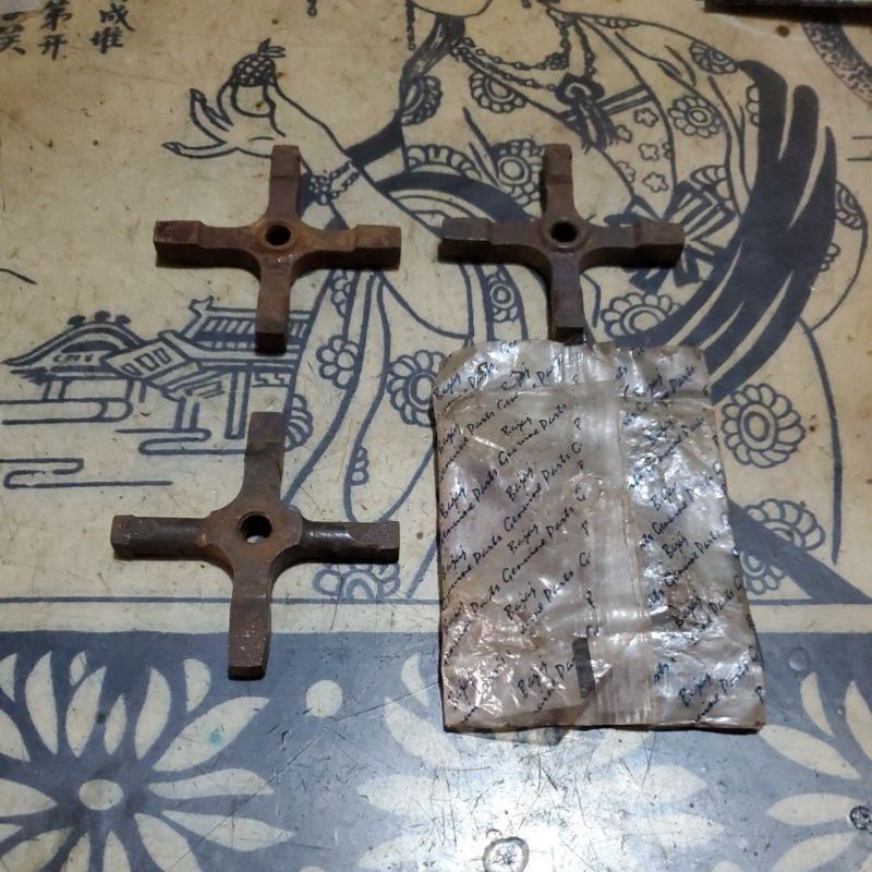 Silang Palang Empat Vespa Super PX