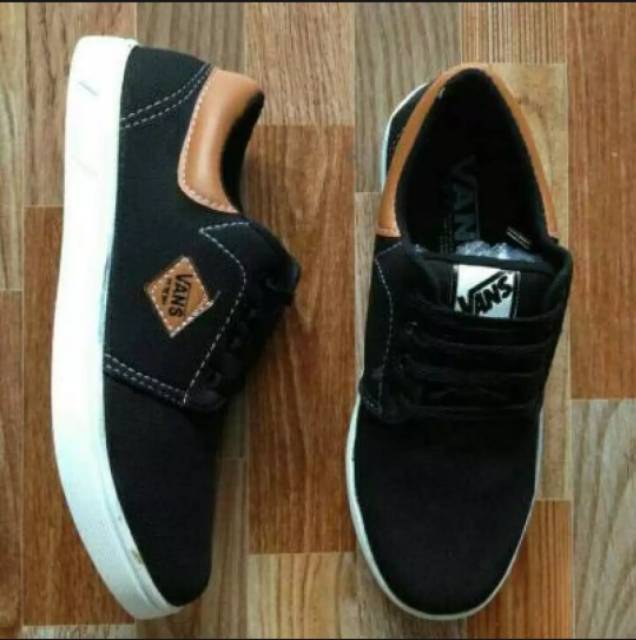 Rzs terlaris/termurah sepatu sneakers vans tali  39-43