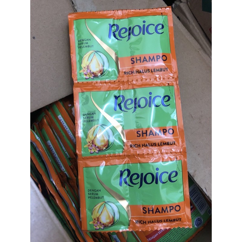 Rejoice Rich Shampo 1 renteng isi 12 sachet