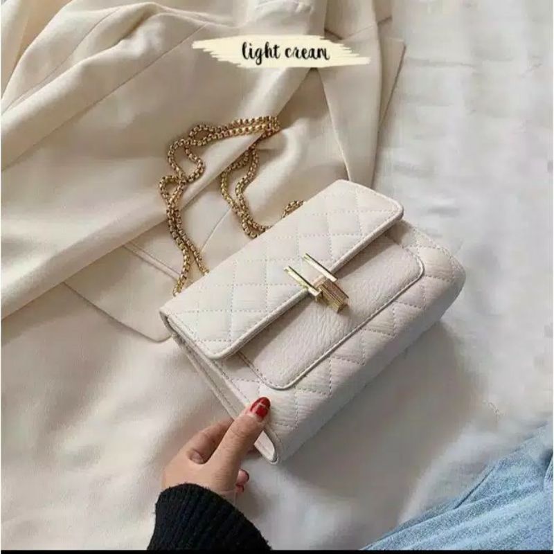 AMORA _TAS SELEMPANG WANITA/TAS RANTAI ULIR GOLD