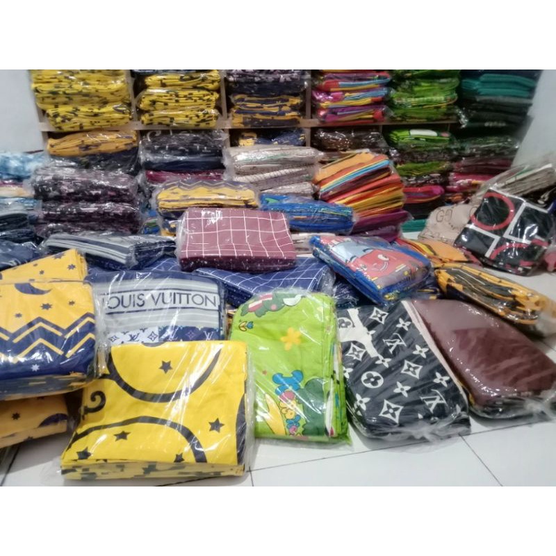 GROSIR ISI 20 PICIS / SARUNG BANTAL / SARUNG GULING / SARUNG BANTAL TIDUR / SARUNG BANTAL DEWASA / BAHAN HALUS ADEM TEBAL DAN TIDAK LUNTUR