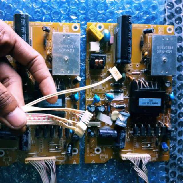 Power Supplay Polytron PLD 32D100   PSU Polytron 32D100