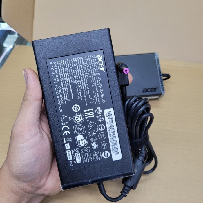 ADAPTOR CHARGER LAPTOP ACER NITRO ( 19V - 7.1A ) 135WAT - MODEL SLIM -HRCB