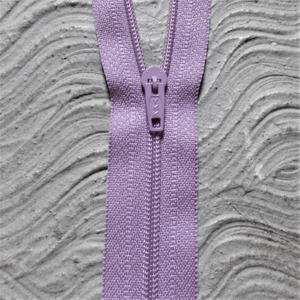 Resleting YKK 40 cm Ungu Muda