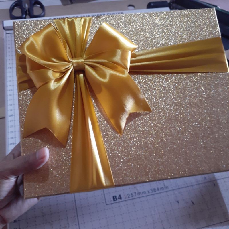 GIFTBOX CANTIK WARNA KUNING GOLD EMAS HARDBOX KOTAK KADO HADIAH ISTIMEWA