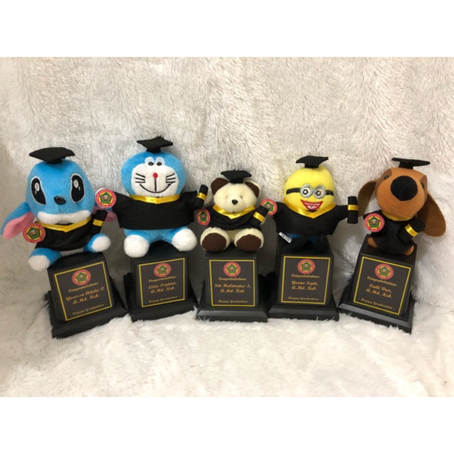 Piala Boneka Wisuda