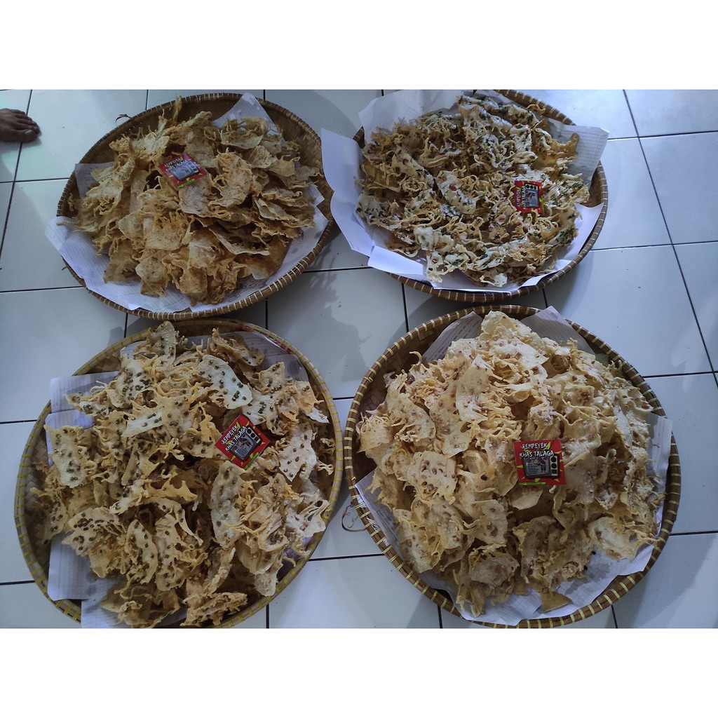 

Peyek Rempeyek Kuliner Khas Talaga Indonesia Renyah enak toples 5 liter banyak rasa khas