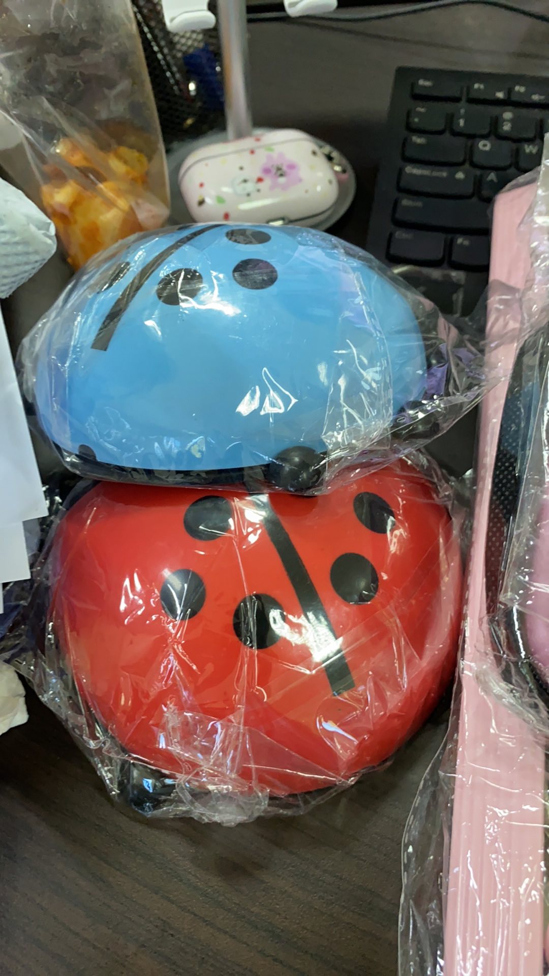 Bathroom Wall-mounted Suction Cartoon Ladybug Toothbrush Storage Holder /household Cute Wall Sucker Hooks Brush Container Cup Shelf