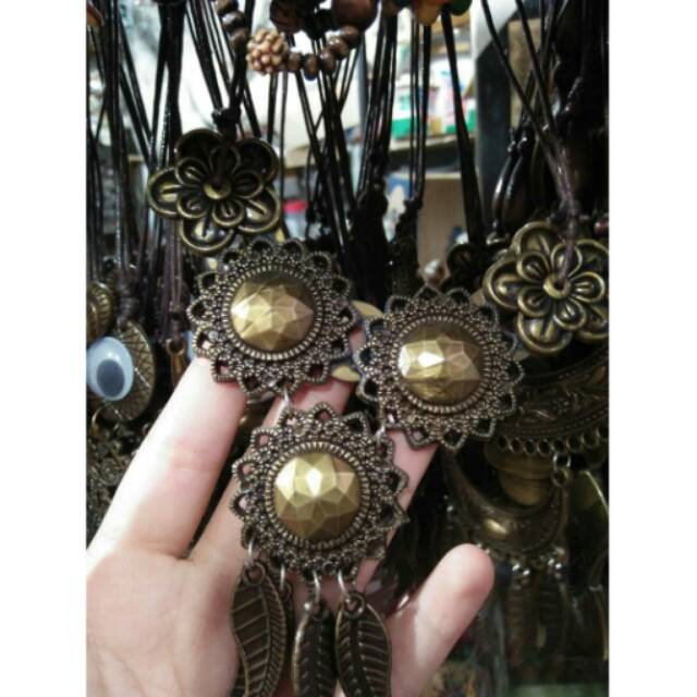 TERMURAH! Kalung Etnik Variasi Bunga dan Daun - Souvenir Unik dan CantikJogja Indonesia