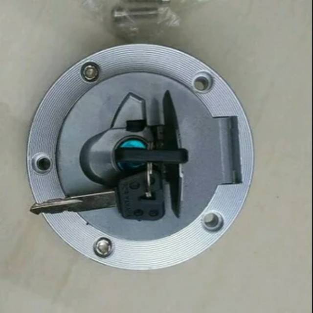 Tutup tangki SCORPIO Z NEW