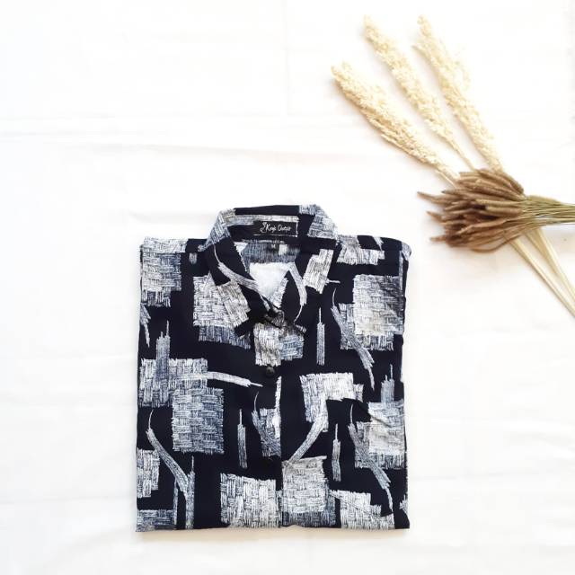 Abstrak Navy Shirt Kemeja Rayon Motif Abstrak | KEY'S OUTFIT