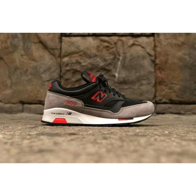 SEPATU PRIA OLAHRAGA NB 1500 RED BLACK ORIGINAL BNIB FREE KAOS KAKI