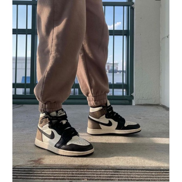 sepatu sneaker pria wanita terbaru Nike air Jordan 1 high mocha sepatu basket Nike air Jordan 1
