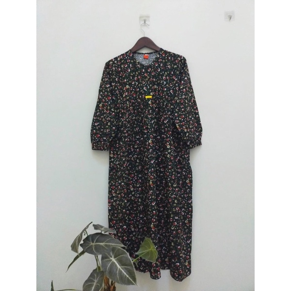 MIDI DRESS RAYON MOTIF BUNGA /MIDI DRESS WANITA TERBARU/MIDI DRESS KEKINIAN/MIDI DRESS JUMBO/MIDI DRESS RAYON/MIDI DRESS TERMURAH/MIDI DRESS VIRAL kEKINIAN/BAJU SANTAI/BUSUI/BIG SIZE/MIDI TRENDI MASA KINI/GAMIS/DASTER