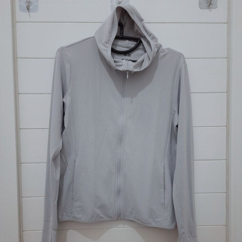 Preloved jaket uniqlo airism