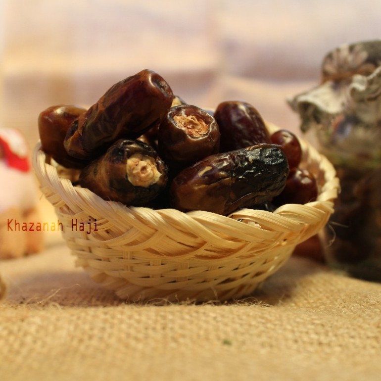 

Kurma Madinah (250gr-1kg)