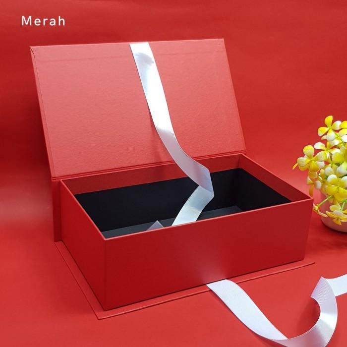 

Box Hamper - Hardbox - Kotak Kado - Ukuran 25 Cm X 15 Cm X 8 Cm 014