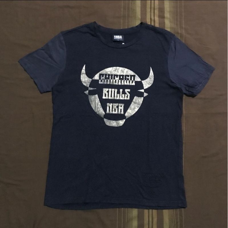 NBA CHICAHO BULLS BIG LOGO TSHIRT KAOS / SECOND BEKAS PRELOVED ORIGINAL / HOODIE CREWNECK