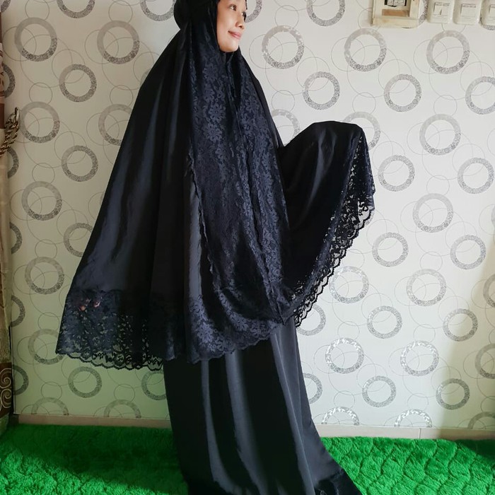 Mukena hitam sirya j01