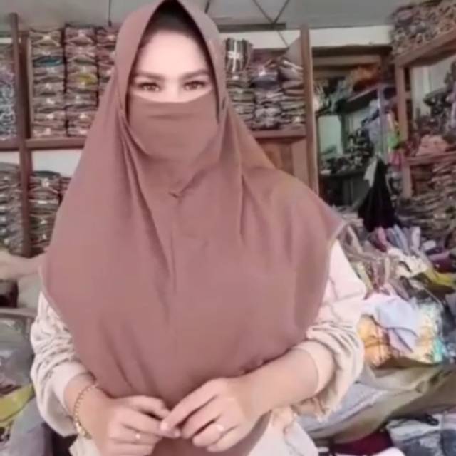 Jilbab Masker Pet Tali Belakang merk Doa Ibu size standar