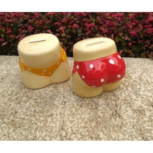 Celengan unik bermotif celana bikini lucu merah dan kuning