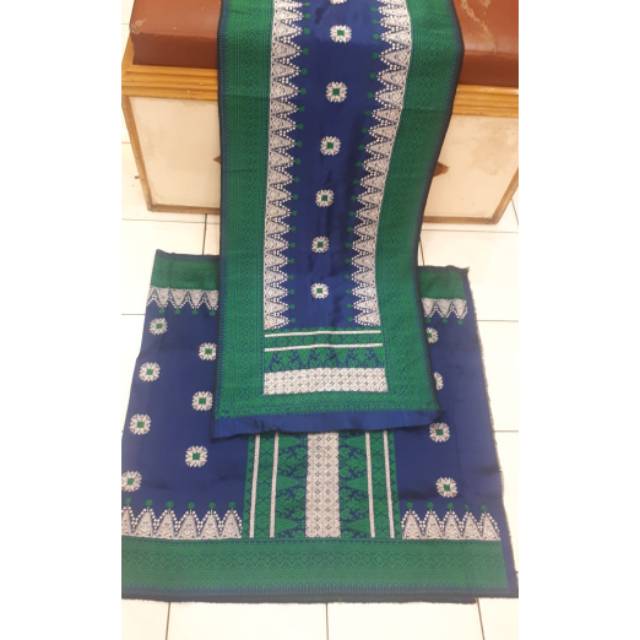 Suji palembang bunga cina