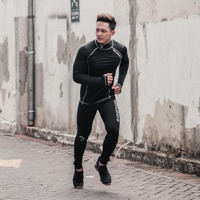 PROMO 1 Set Sports Gear Waldos Black Throne