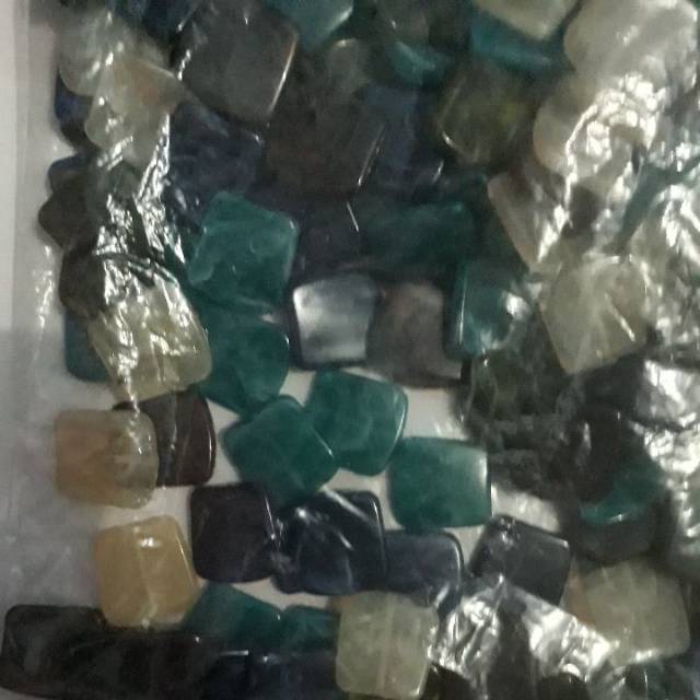 manik mote  segi gepeng corak lilin batu