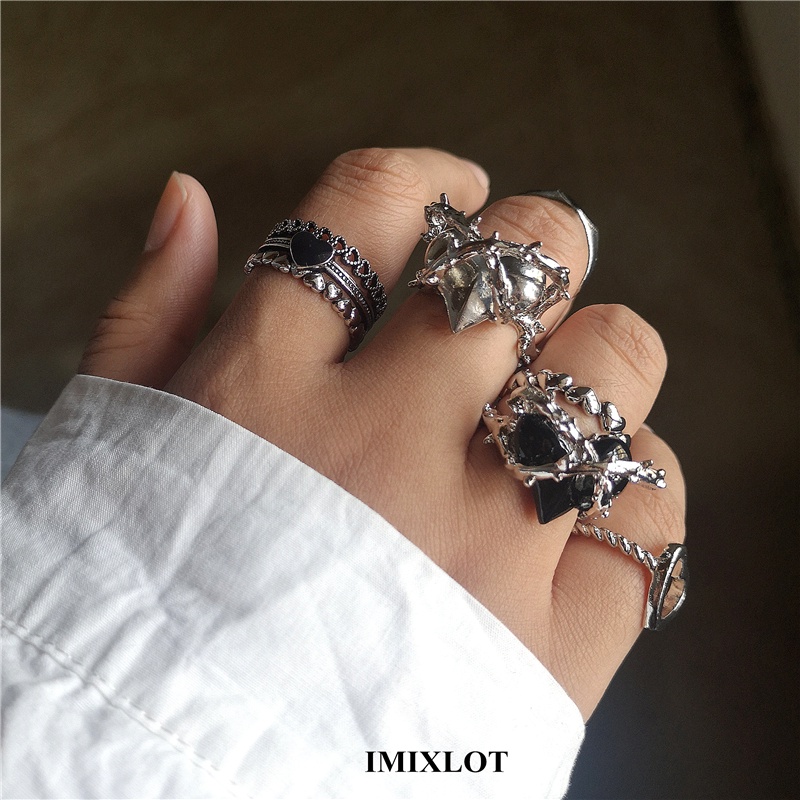 Cincin Jari Bentuk Hati Y2K Warna Silver Gaya Retro Untuk Wanita