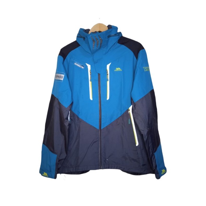 Jaket Outdoor brand Trespass thrifting