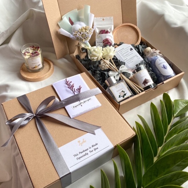 GIFT SET BLACK | HAMPERS BLACK | GIFT SET AROMATERAPI | HAMPERS AROMATERAPI | GIFT SET PRIA /COWOK | GIFT SET REED DIFFUSER | LILIN-1