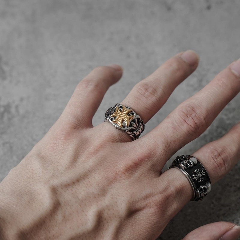 FAITH FADE - Gold Cross Ring