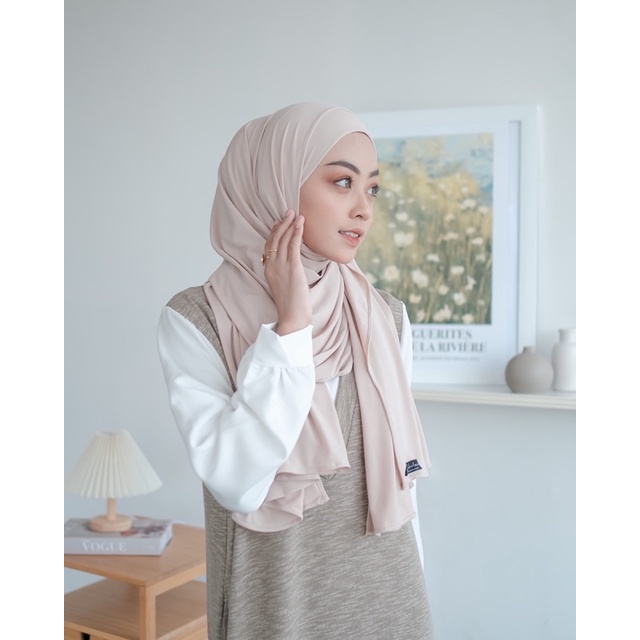 DEFECT Amyra Shawl