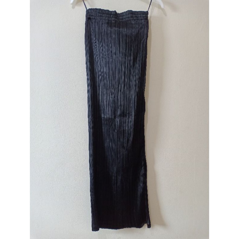 Preloved - Rok Blisket hitam panjang