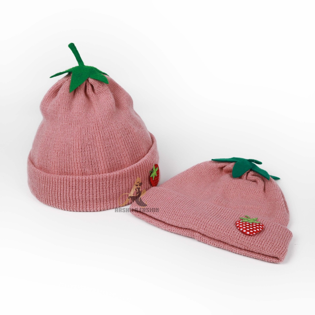 Kupluk Rajut bayi Motif Stroberi