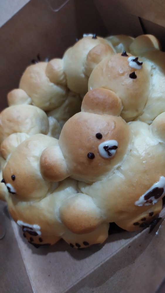 Panda Duduk , Roti Manis Karakter Berbentuk Panda Dengan Isi Yang Enak