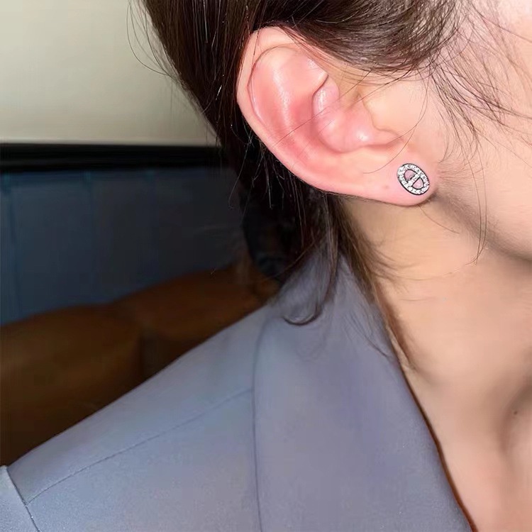 Anting Tusuk Aksen Berlian Zircon Untuk Wanita