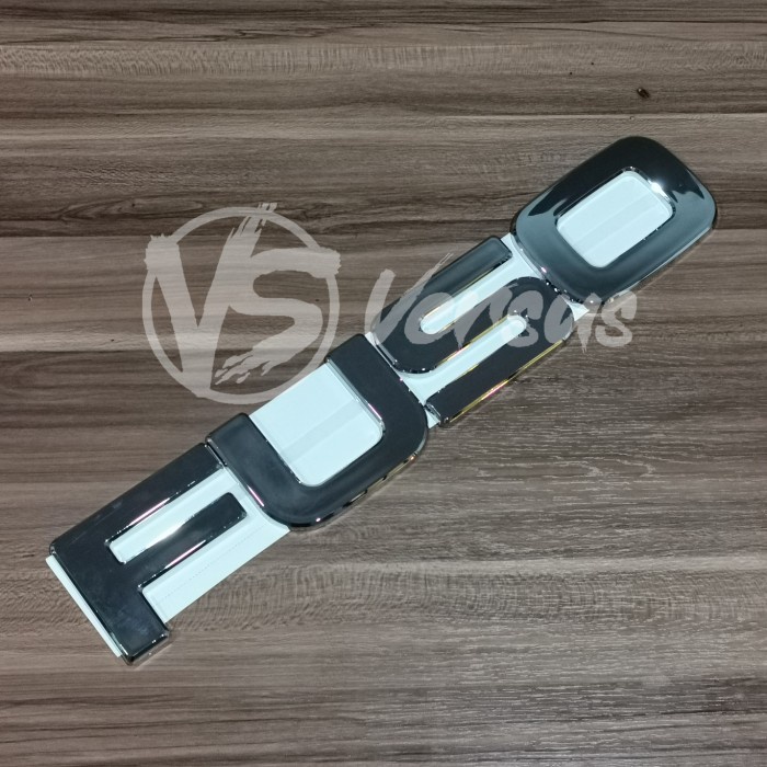 Emblem Fuso Besar / Logo Tulisan Fuso Besar / Tulisan Fuso Depan Truk