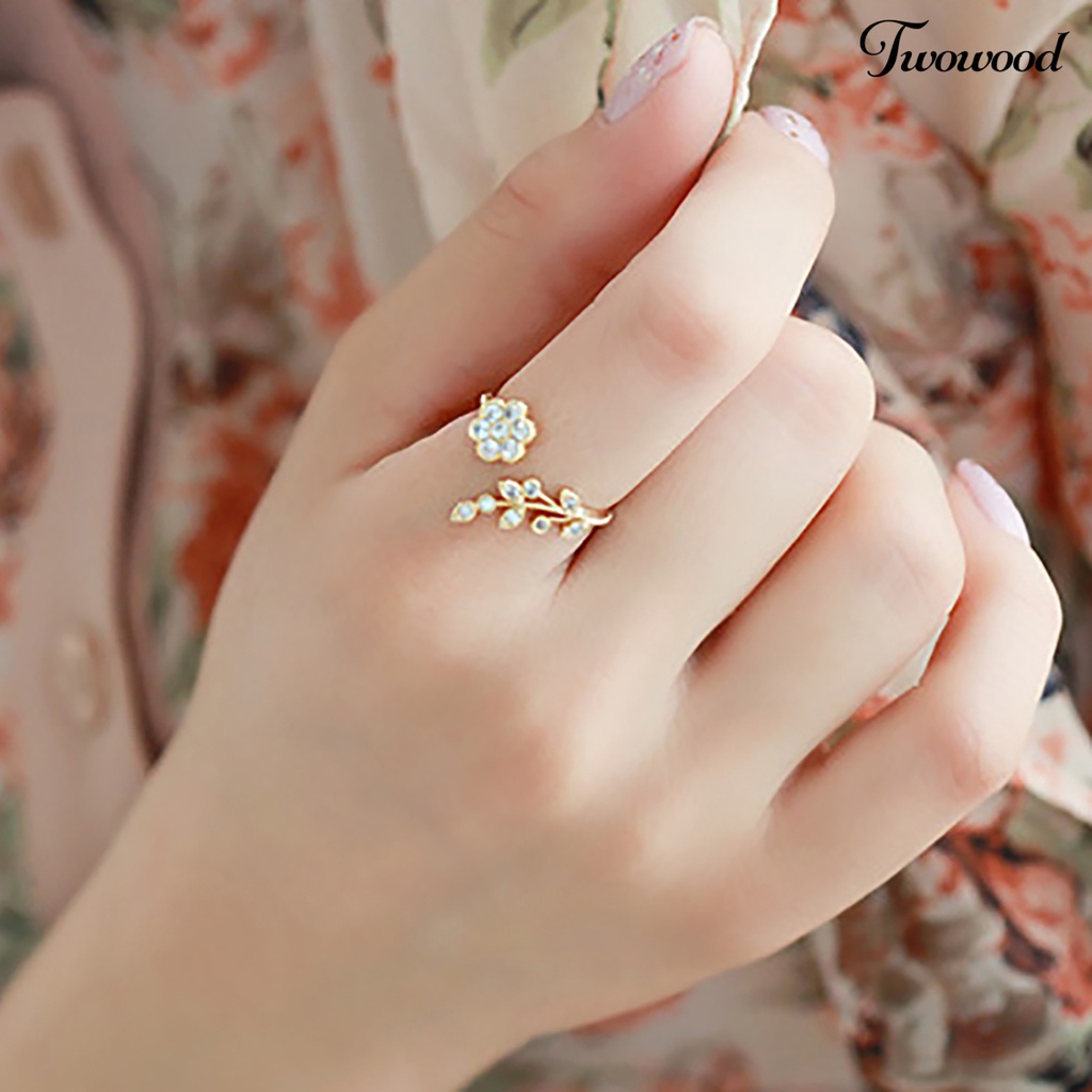 Cincin Model Terbuka Adjustable Desain Cabang Bunga Aksen Berlian Imitasi Untuk Wanita