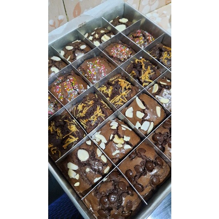 

Fudgy brownies 20 x 20cm