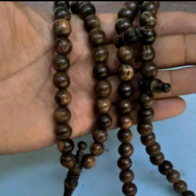 Tasbih kayu gaharu asli,tasbih gaharu buaya 10 mm