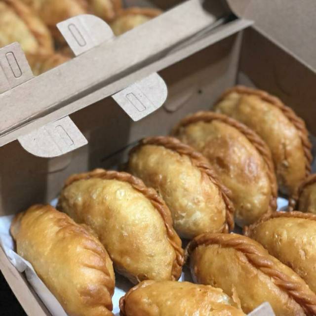

Pastel ayam