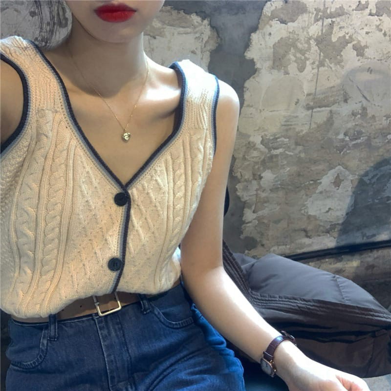 tanktop rajut wanita croptop knit button tanktop import.top knit kancing depan buntung import korean