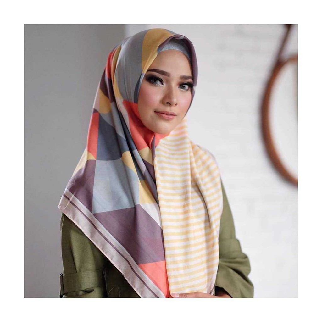 PROMO HIJAB PRINTING / HIJAB SEGIEMPAT VOAL DEENAY ORI MURAH - TRIANGLE