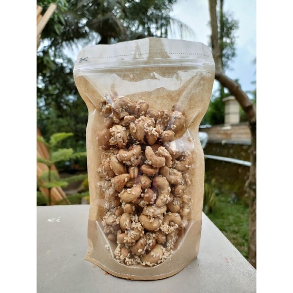

KACANG METE RASA MANIS WIJEN 200gram