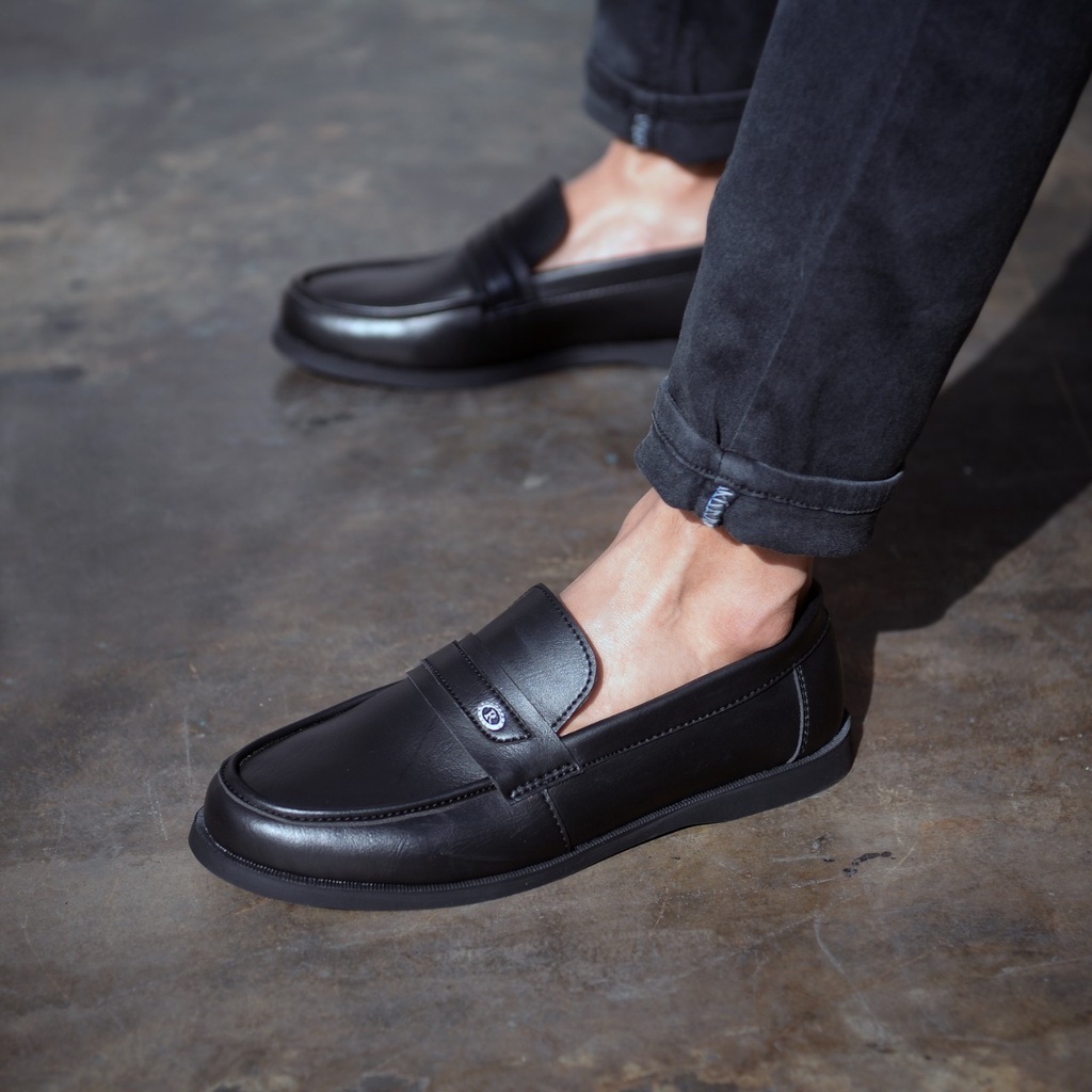RIONZ X DRT - SepatuFormal Pantofel Pria Resmi Formal Slop Hitam Coklat Kulit PU Asli Original Brown Black Kantor Kuliah Casual Gereja Pesta Kondangan Nikahan Kerja Dinas Perkantoran PNS Guru Gaya Trendy Kekinian Terlaris Murah