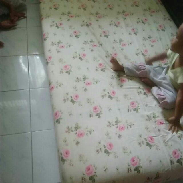 Sprei Anti Geser Sweety Ungu