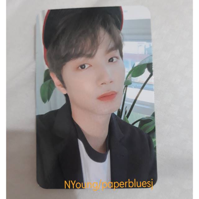 Nuest Jr jonghyun pc nu'est photocard the table