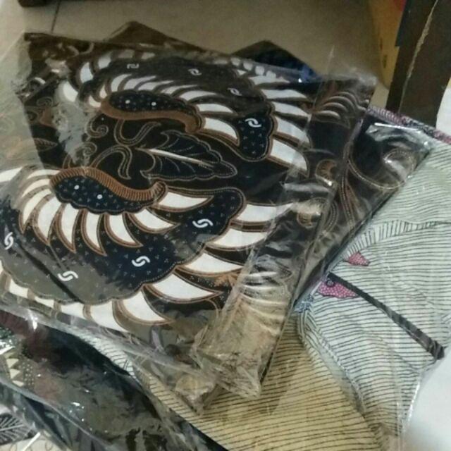 Bajubatik/batikcouple/blousebatik/batiksoloan/batikwanitamodern/batikpekalongan/sogansolo